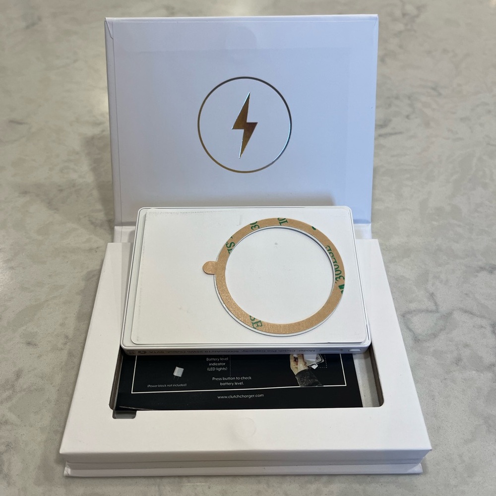 Clutch Pro Lightning Portable Charger - Picture 7 of 8